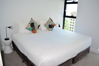 Apartments Melbourne Domain - CBD - Getaway Accommodation 21