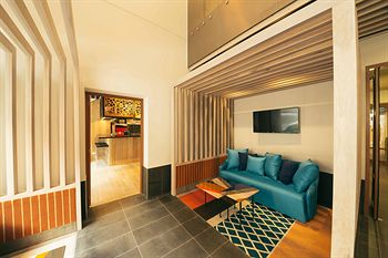 Brady Hotels - Getaway Accommodation 1
