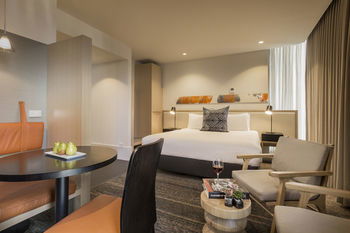 Brady Hotels - Getaway Accommodation 28