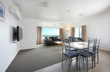Harbourview Serviced Apartments - Getaway Accommodation 3