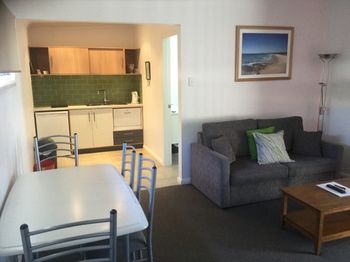 Harbourview Serviced Apartments - Getaway Accommodation 14