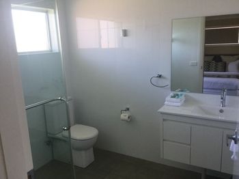 Harbourview Serviced Apartments - Getaway Accommodation 24