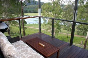 Yabbaloumba Retreat - Getaway Accommodation 11