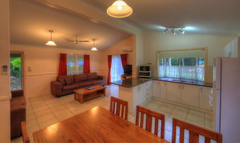 BIG4 Bungalow Park On Burrill Lake - Getaway Accommodation 13