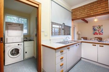 Mollymook Beach Units - Getaway Accommodation 9