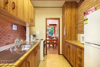 Mollymook Beach Units - Getaway Accommodation 11
