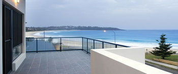 Mollymook Beachfront Executive Apartment - Getaway Accommodation 2