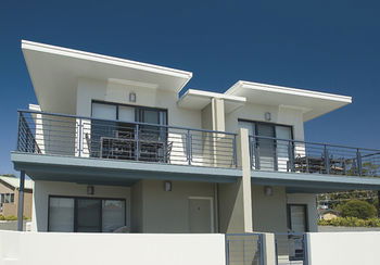 Mollymook Beachfront Executive Apartment - Getaway Accommodation 11
