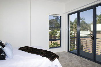 Mollymook Beachfront Executive Apartment - Getaway Accommodation 15