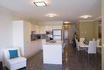 Mollymook Beachfront Executive Apartment - Getaway Accommodation 23