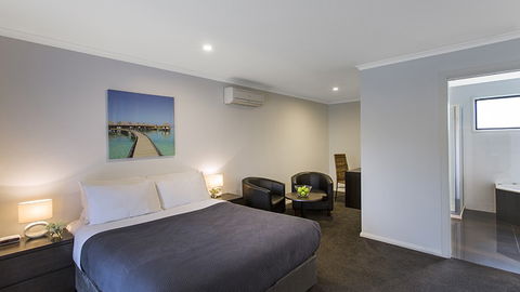 BEST WESTERN Colonial Village Motel - Getaway Accommodation 3