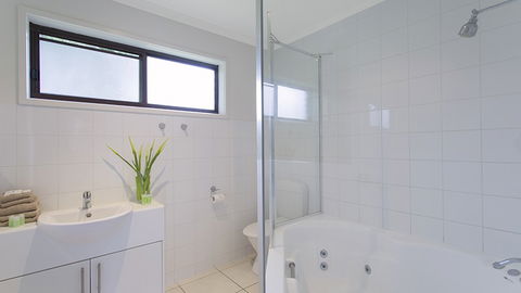 BEST WESTERN Colonial Village Motel - Getaway Accommodation 5