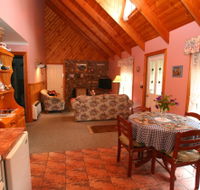Rosebank Cottage Collection - Getaway Accommodation