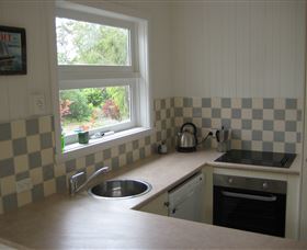 Blue House - The - Getaway Accommodation 2