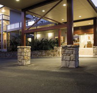 Mercure Clear Mountain Lodge Spa and Vineyard - Getaway Accommodation