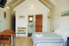 Beach Huts Middleton - Getaway Accommodation 1