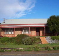 Bott's Beach Retreat - Getaway Accommodation