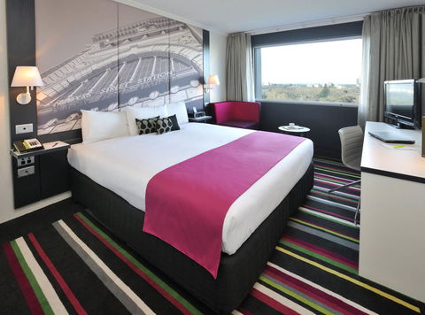 Mercure Melbourne Treasury Gardens - Getaway Accommodation 2
