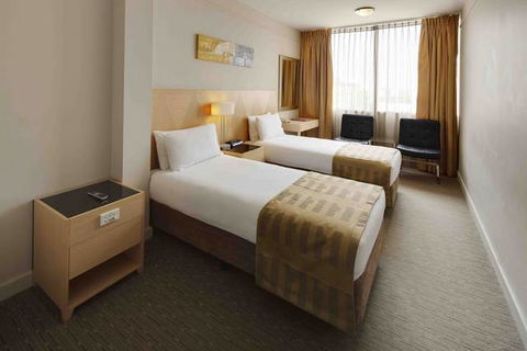 Quality Hotel Ambassador Perth - Getaway Accommodation 9