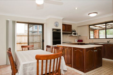 Culburra Cottage - Getaway Accommodation 245