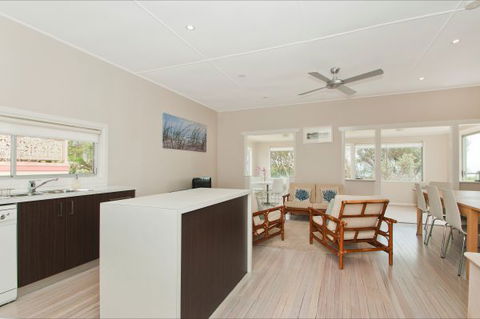Culburra Cottage - Getaway Accommodation 263
