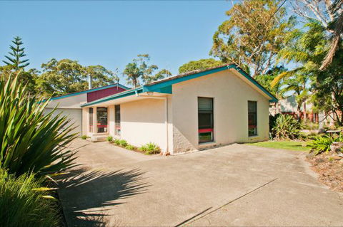 Culburra Cottage - Getaway Accommodation 229