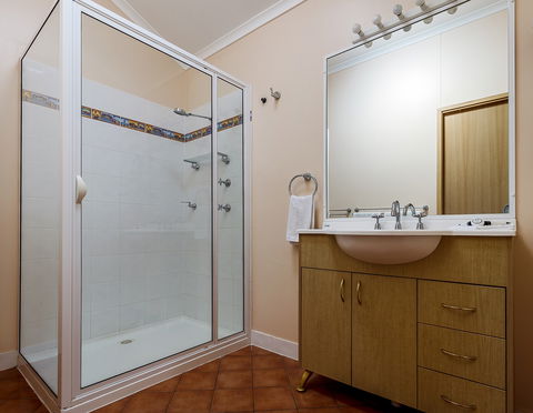 Thou Walla Sunset Retreat - Getaway Accommodation 3