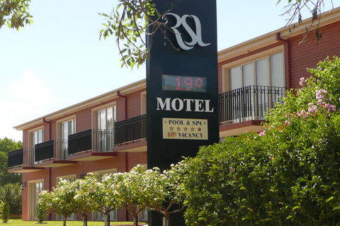 Wagga RSL Club Motel And Apartments - Getaway Accommodation 1