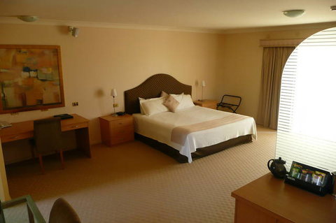 Wagga RSL Club Motel And Apartments - Getaway Accommodation 0
