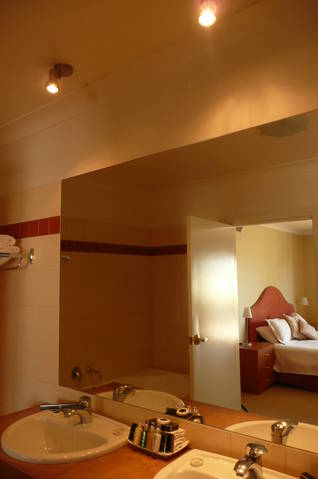 Wagga RSL Club Motel And Apartments - Getaway Accommodation 3