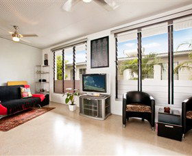 Beachside Tropical Retreat - Getaway Accommodation 7