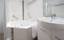 Dolphin Shores - Vincentia - Getaway Accommodation 3