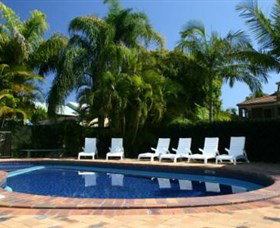 Alex Beach Cabins And Tourist Park - Getaway Accommodation 1