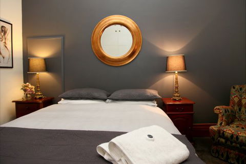 Apartments On-The-Park: The Studio - Getaway Accommodation 1