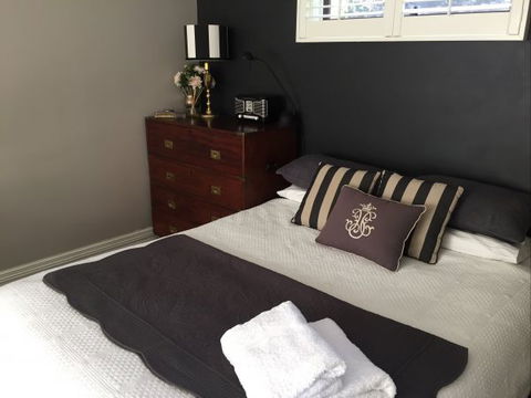 Apartments On-The-Park: The Studio - Getaway Accommodation 8
