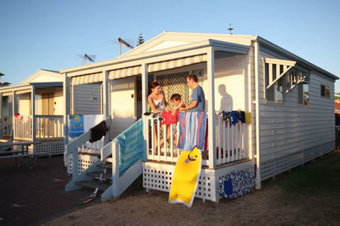 Christies Beach Tourist Park - Getaway Accommodation 0
