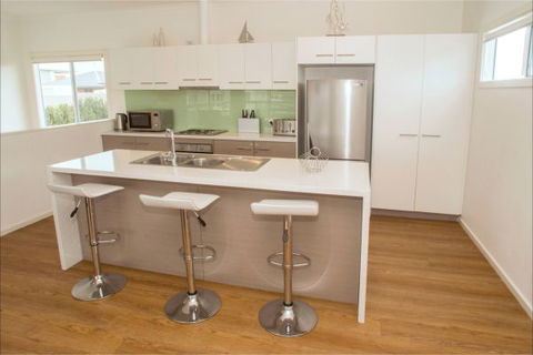 Ocean Sounds - Getaway Accommodation 1
