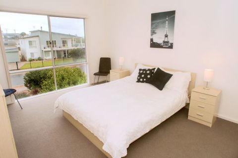 Ocean Sounds - Getaway Accommodation 7