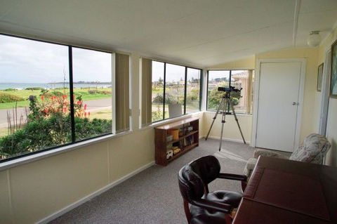 Beach Point - Getaway Accommodation 3