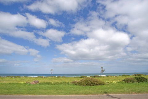Beach Point - Getaway Accommodation 8