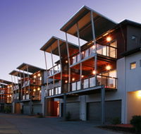 Quarterdecks Harbour Retreat - Getaway Accommodation