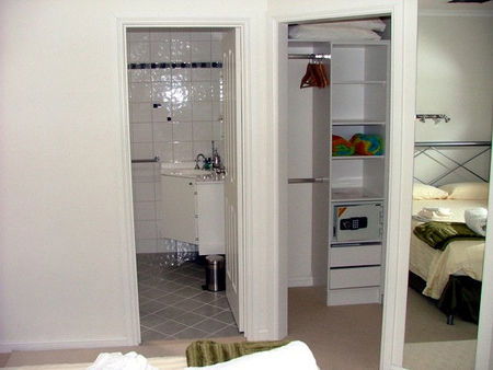 Tasman Beachside Apartments - Getaway Accommodation 1