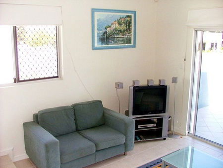Tasman Beachside Apartments - Getaway Accommodation 3