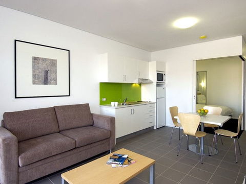 Majestic Oasis Apartments - Getaway Accommodation 1