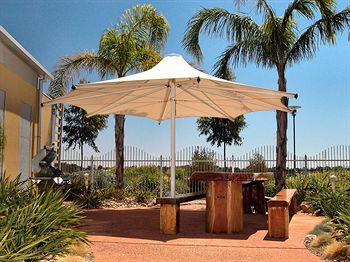 Majestic Oasis Apartments - Getaway Accommodation 3