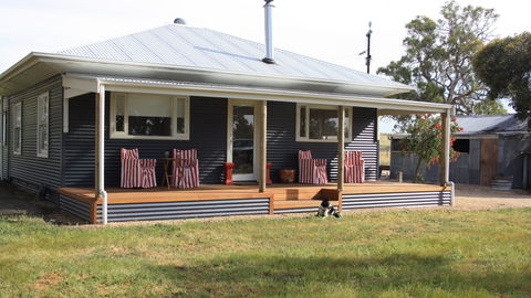 Rabbiter's Hut - Getaway Accommodation 0