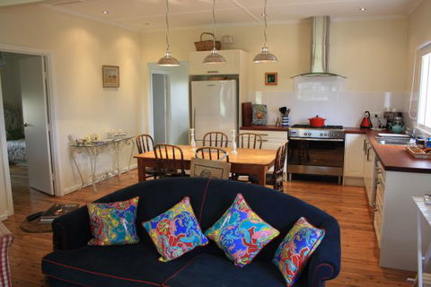Rabbiter's Hut - Getaway Accommodation 2