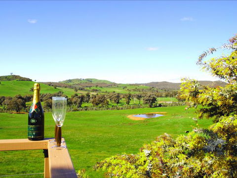 Winton Bethal Accommodation Unit - Getaway Accommodation 0