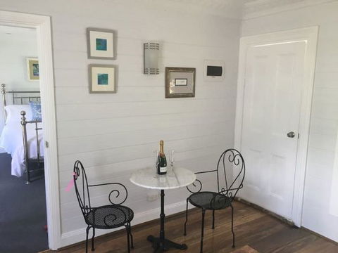 Drayshed Cottage - Getaway Accommodation 3
