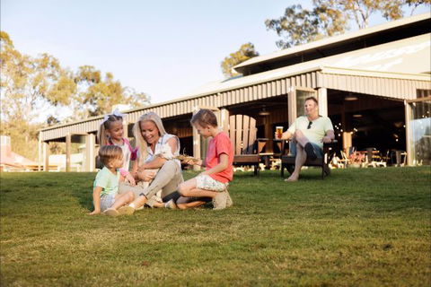 Paradise Country Farmstay - Getaway Accommodation 0